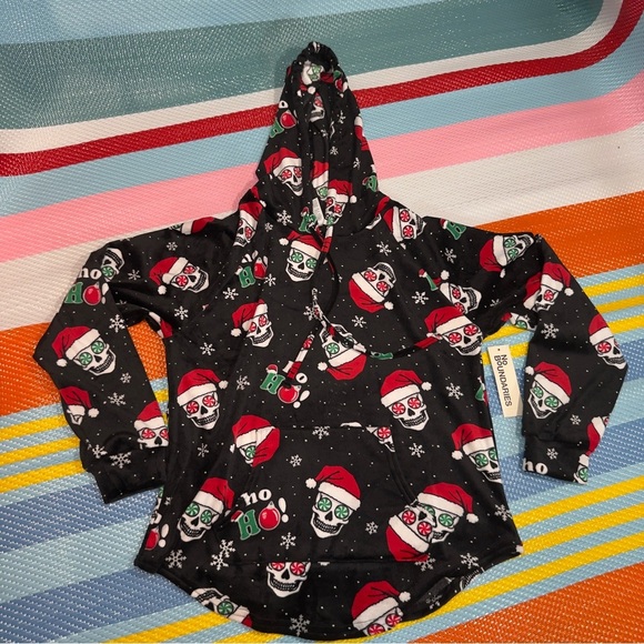 No Boundaries Christmas Theme Skull Pullover Hoodie Sweater Kids Size Large - Picture 1 of 3
